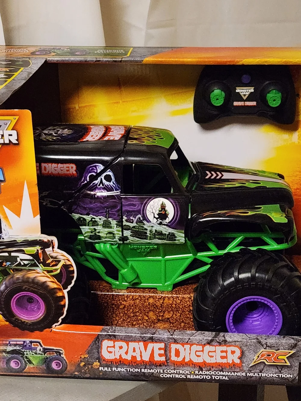 Grave Digger Monster Jam Smash & Bash R/C Scale 1:15